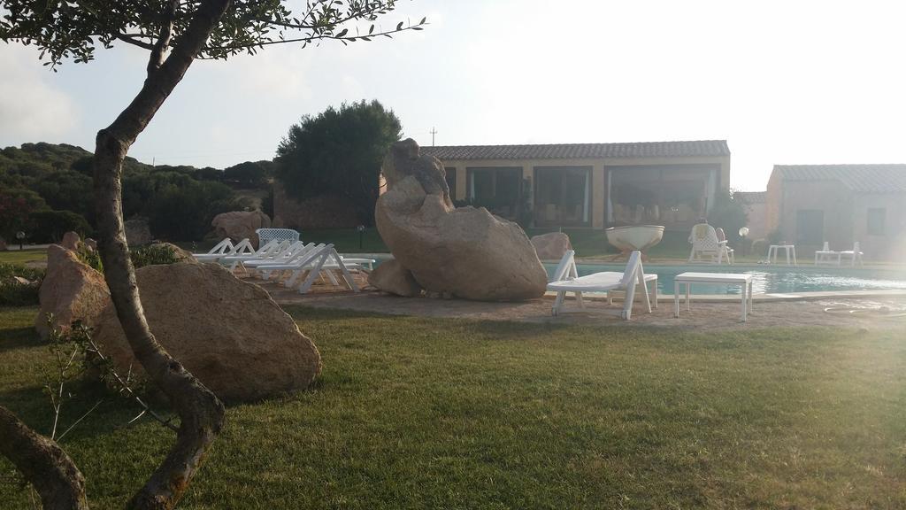 Hotel Ristorante La Tana Di Li Mazzoni Trinità dʼAgultu 外观 照片